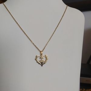 2/30$:Flower Heart Necklace Jewelry